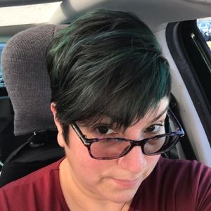 Meet your Posher, Danielle